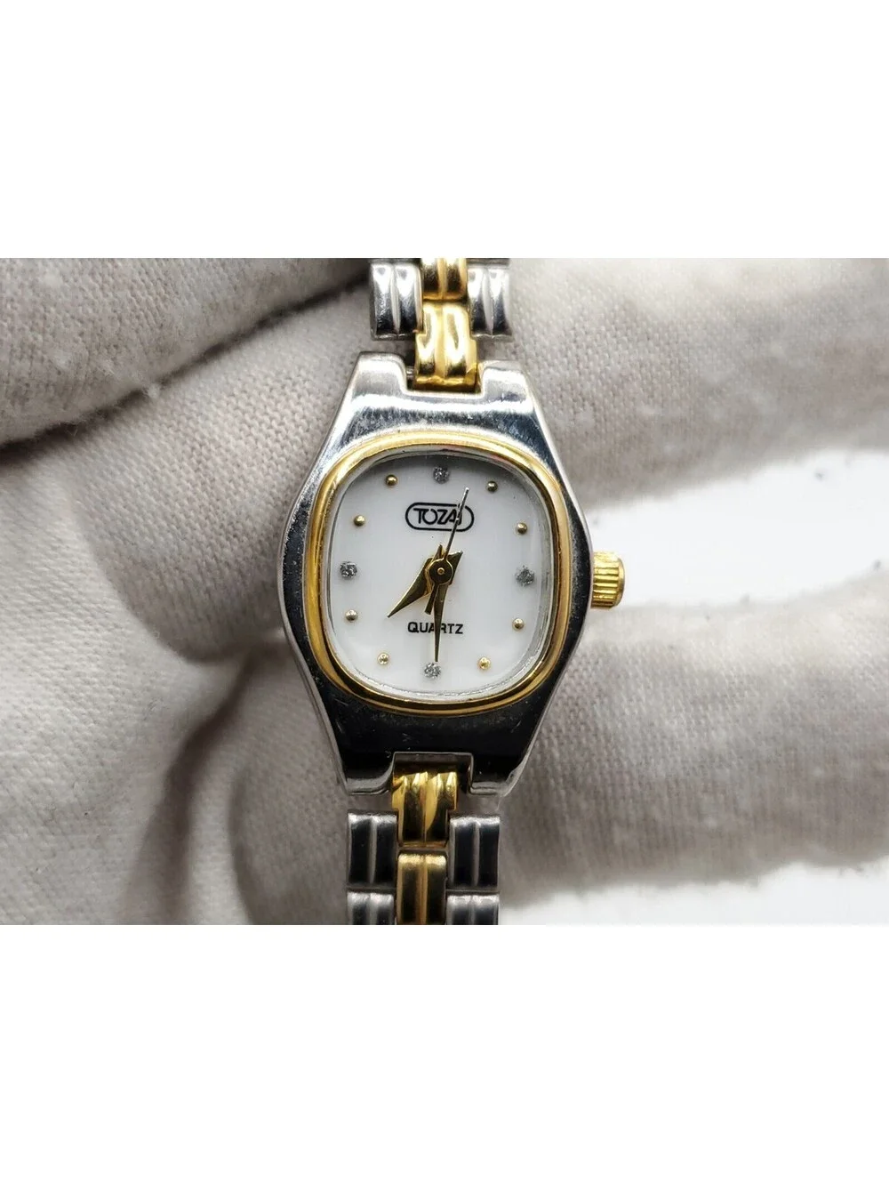 Tozai Quartz Women Watch Two-Tone White Dial Adjustable Band 18mm